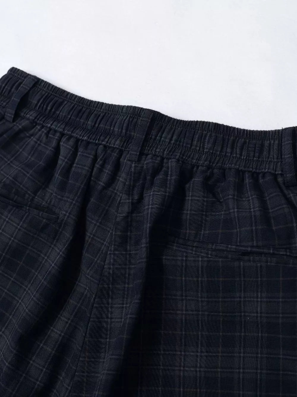 Men's Plaid Wide-leg Drawstring Shorts, model styling view