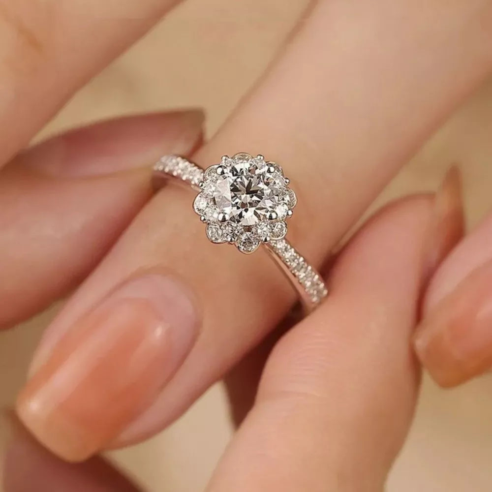 1 Carat 925 Sterling Silver Moissanite Ring, close-up detail
