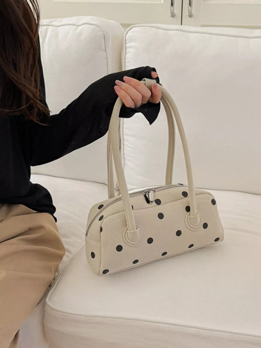 Polka Dot Small Shoulder Bag in Off-white, fit detail