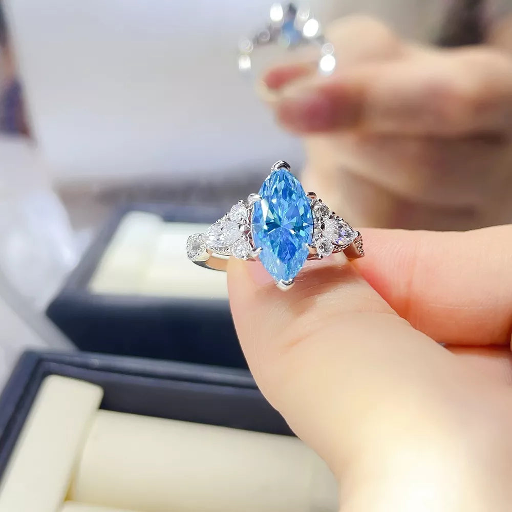 3 Carat 925 Ring in Pastel Blue, side view
