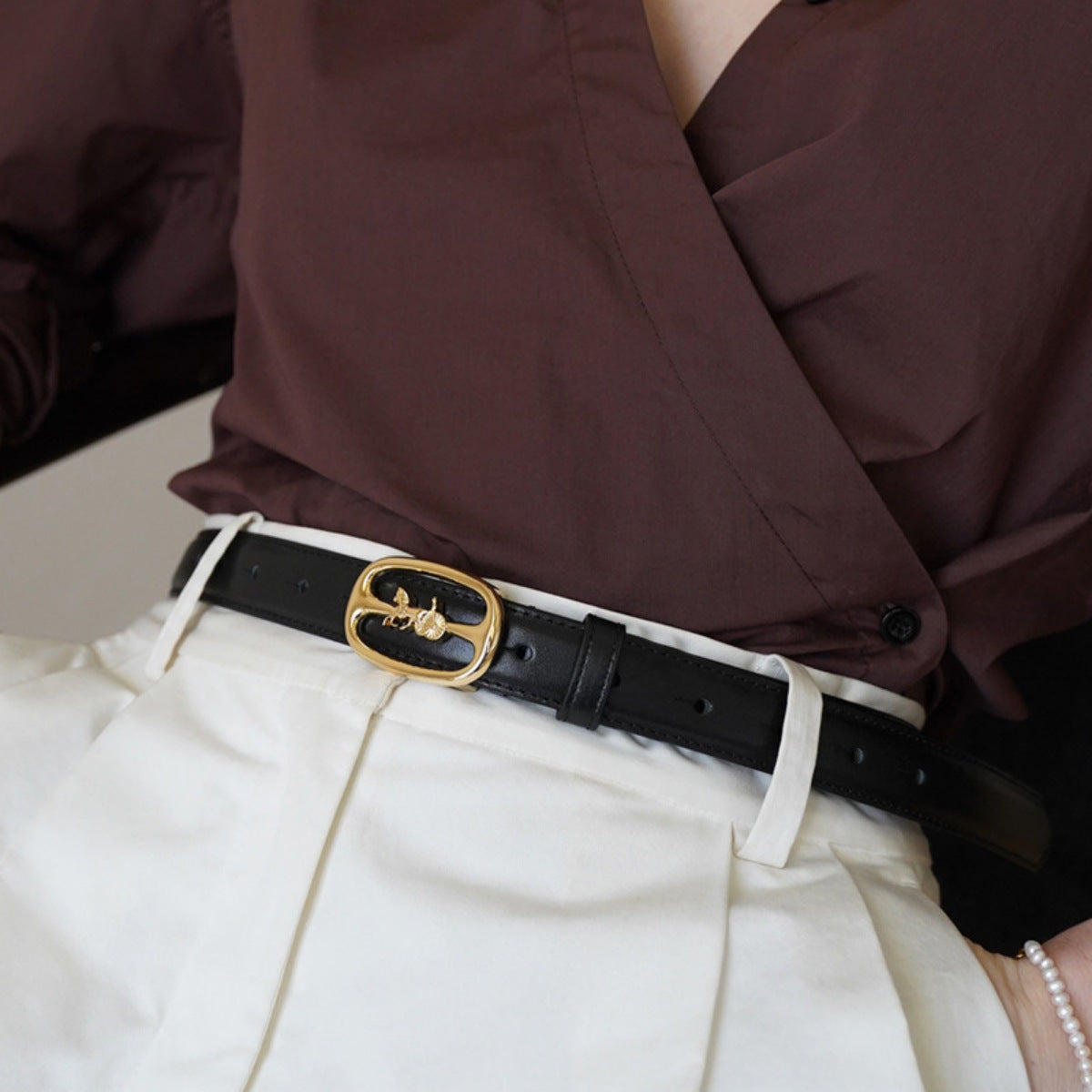 Black cowhide leather belt with gold horse carriage buckle