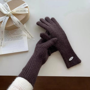 Luxurious ribbed knit touchscreen gloves in coffee brown with a small logo detail.