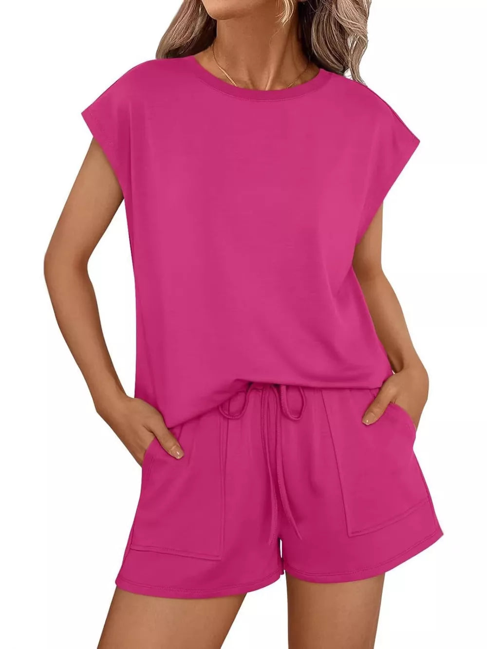 Fuchsia pink crew neck t-shirt and drawstring shorts set with pockets