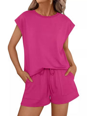 Fuchsia pink crew neck t-shirt and drawstring shorts set with pockets