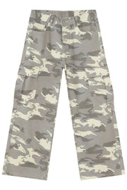 Wide-leg camo cargo pants in gray camouflage pattern, made of 100% cotton denim.