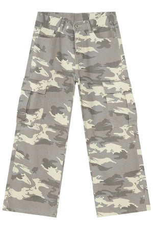 Wide-leg camo cargo pants in gray camouflage pattern, made of 100% cotton denim.