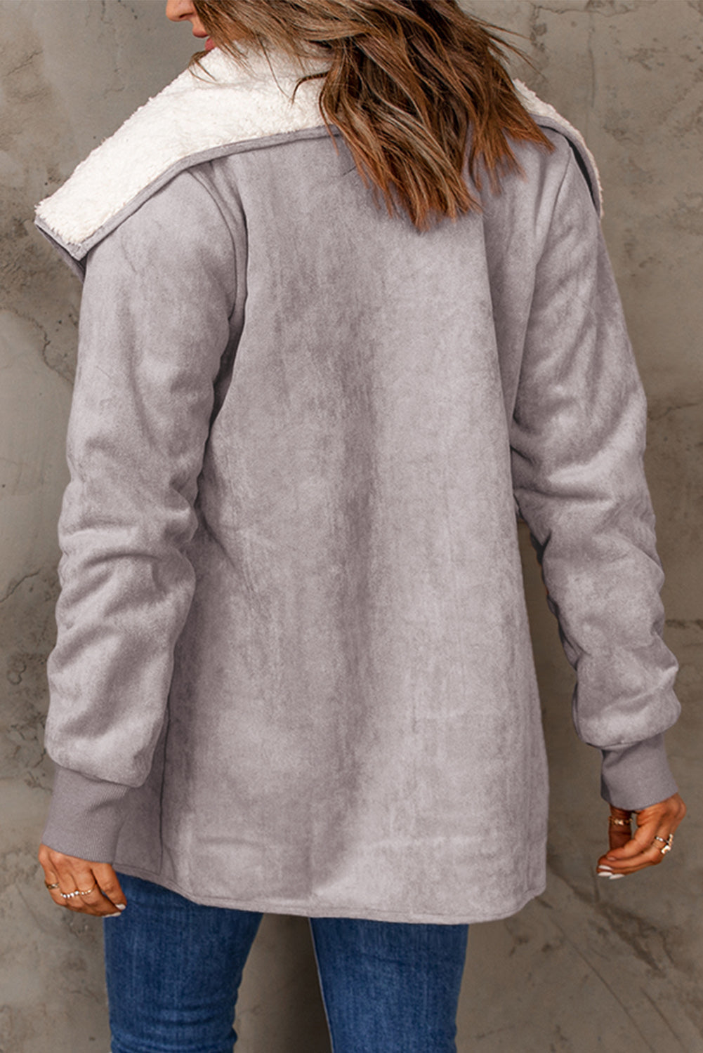 Gray suede-effect jacket with sherpa collar and cuffs