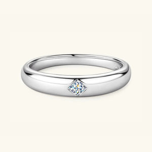 Silver band ring with square-shaped moissanite diamond accent