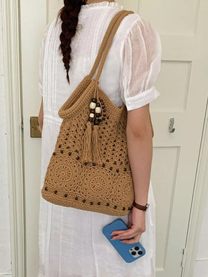 Knit Crochet Handbag in Brown, fit detail