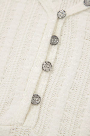 Textured white V-neck maternity t-shirt with button details
