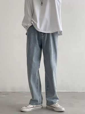 Men's Loose Fit Jeans in Black, fit detail
