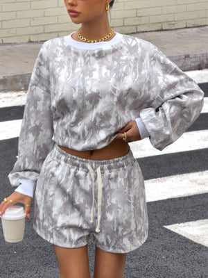 Round neck long sleeve cropped top and drawstring shorts set in abstract grey and white pattern