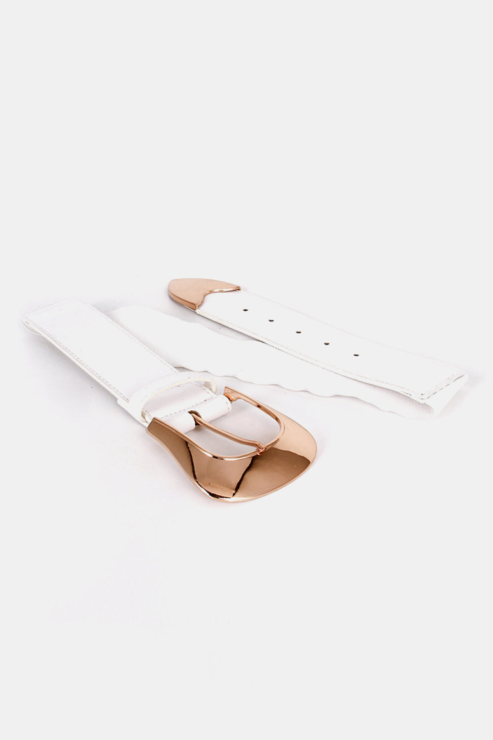 White leather belt with sculpted rose gold buckle and tip detail