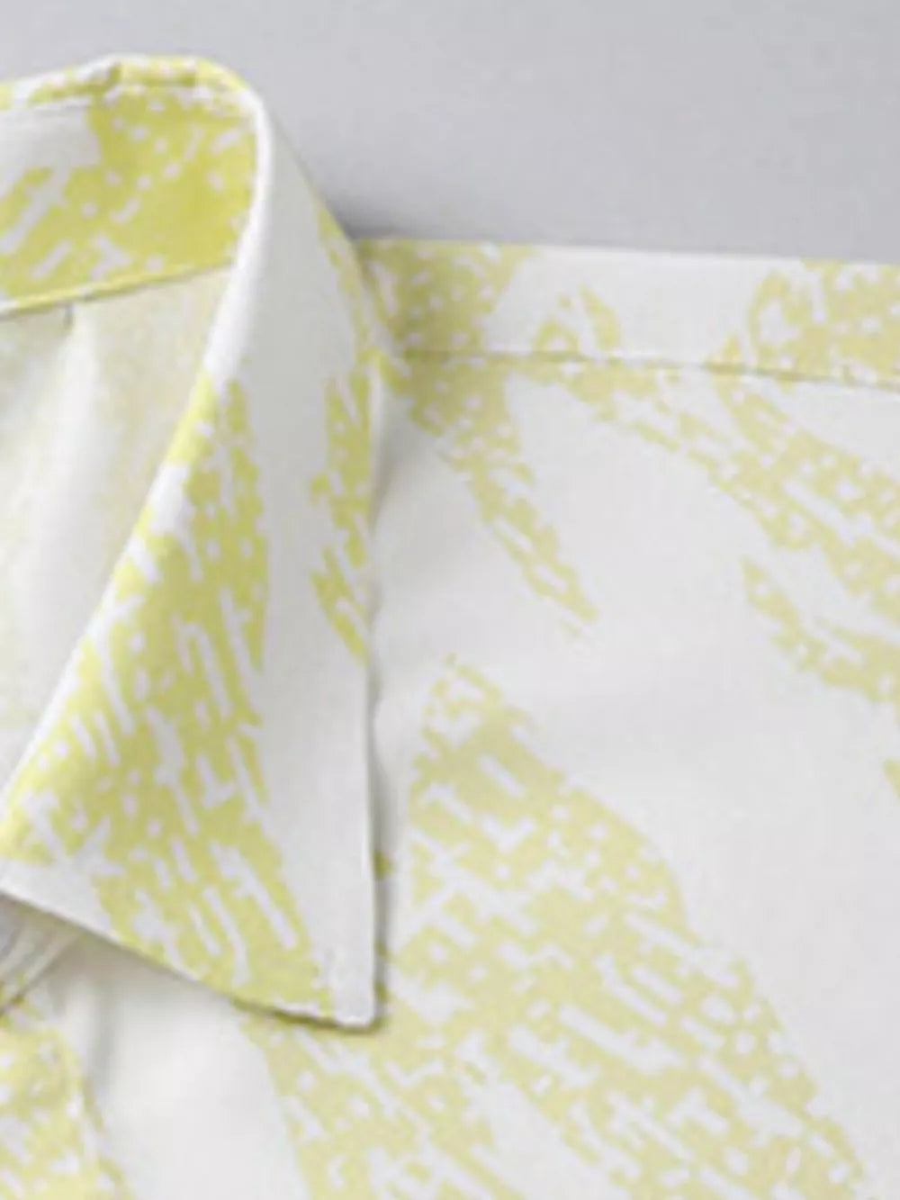 Cotton button-up shirt in neon yellow abstract pattern