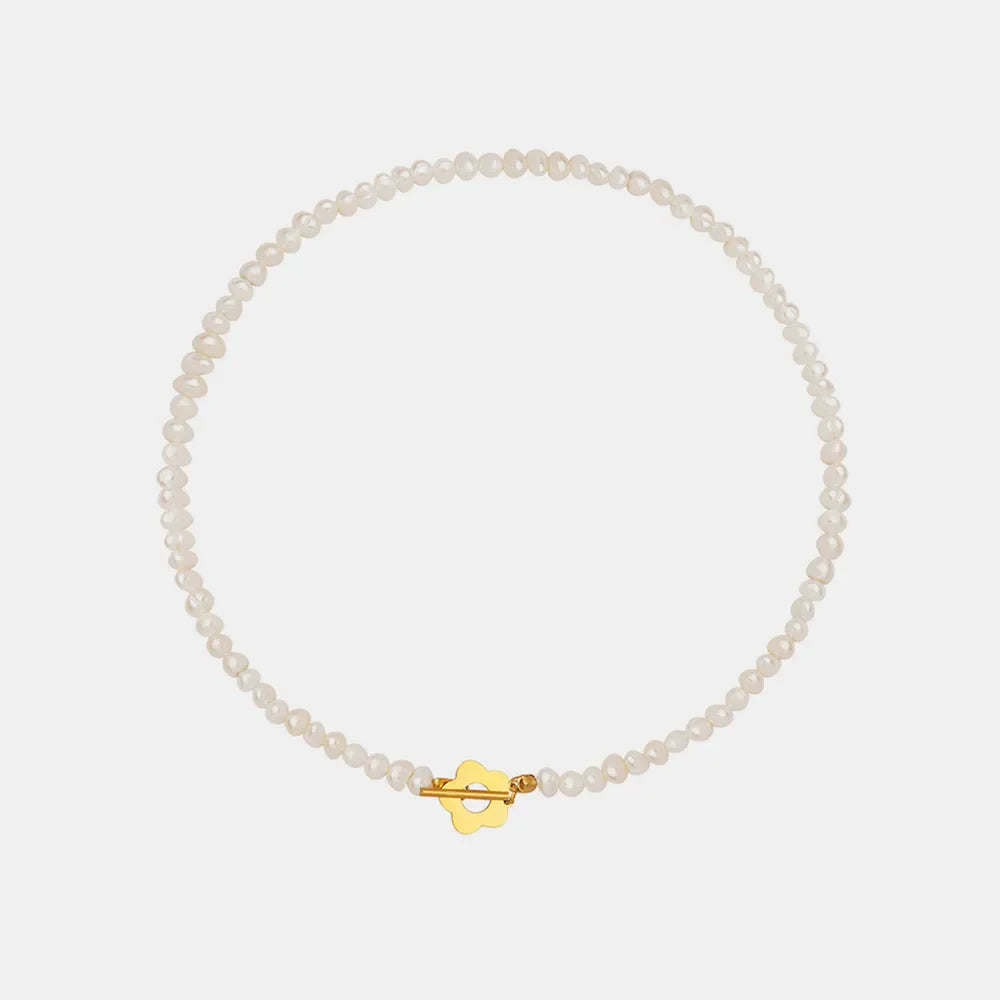 Gold floral clasp freshwater pearl necklace
