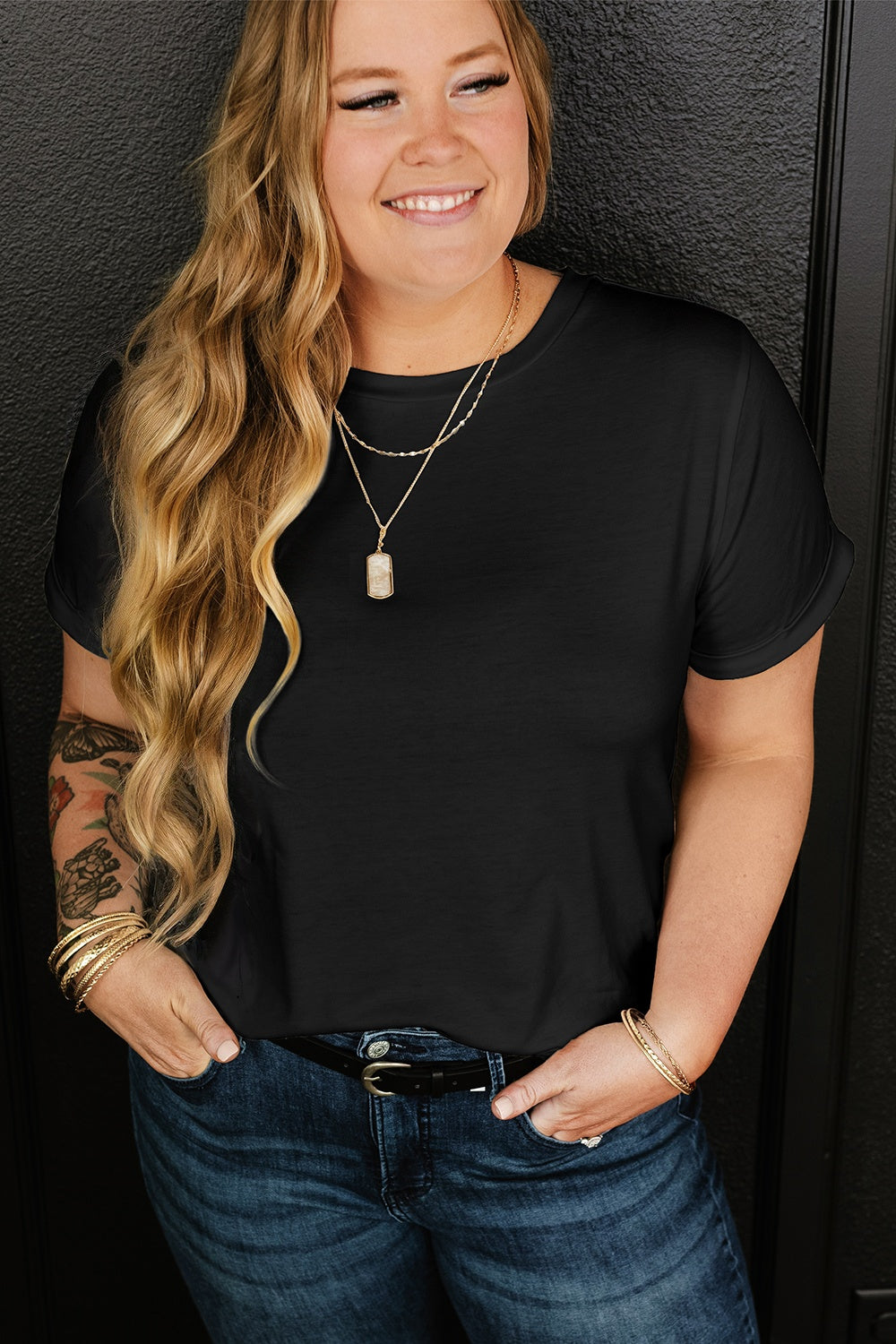 Black crewneck cotton t-shirt with cuffed sleeves