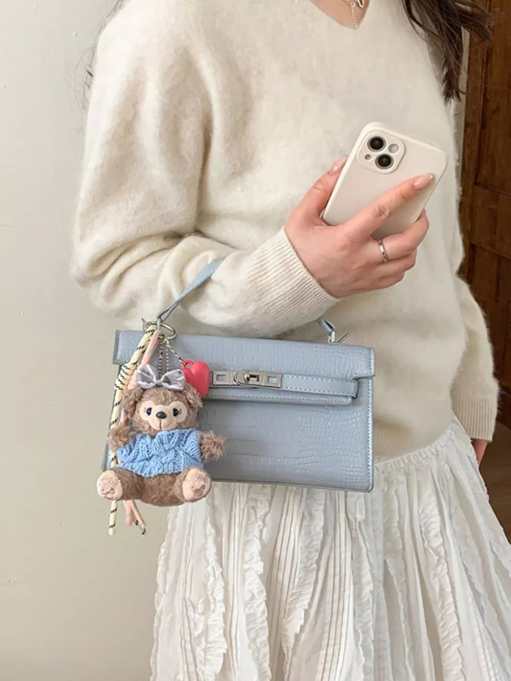 Croc-embossed Pu Leather Crossbody Bag in Pink, side view