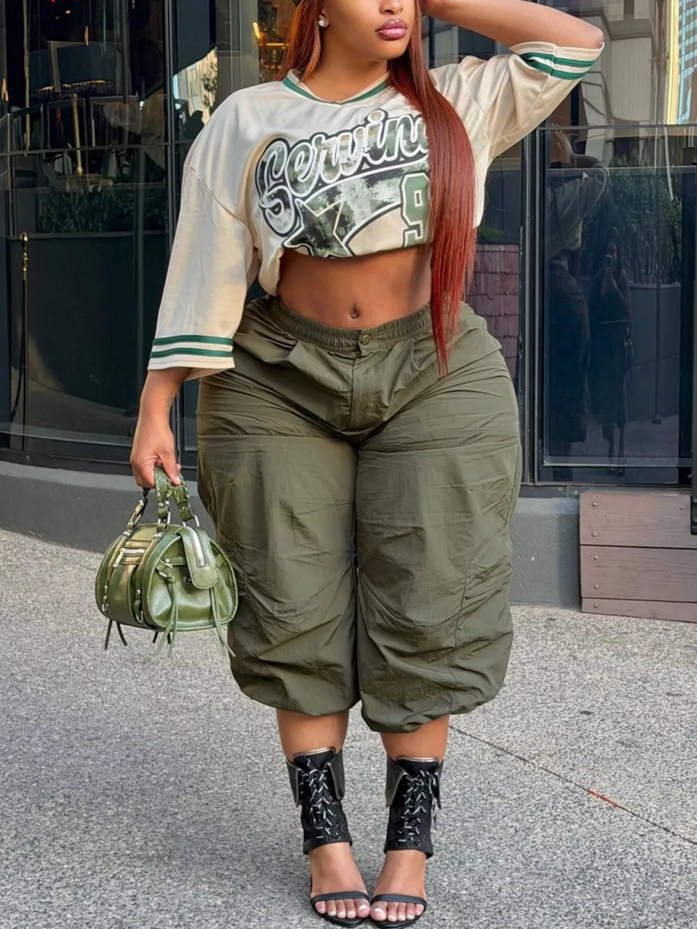 Baggy Cargo Cropped Pants in Army Green, close-up detail