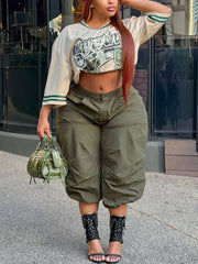 Baggy Cargo Cropped Pants in Army Green, close-up detail
