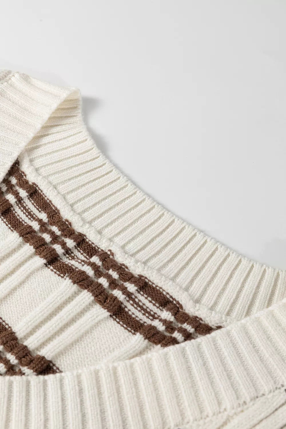 Contrast Geometric Textured Knit V Neck Cropped Sweater Vest, back view