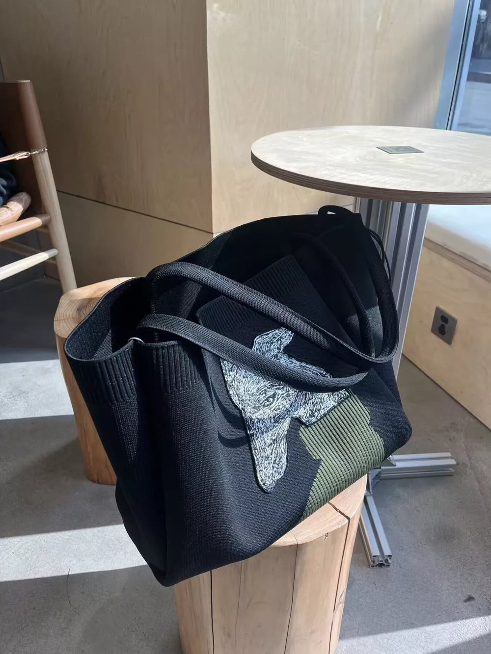 Dog Knit Shoulder Bag, side view