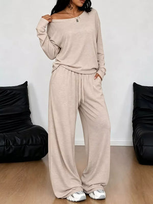 Loose Fit One-shoulder T-shirt And Pants Set Plus Size in Black, view 21