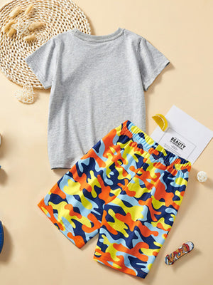 Toddler grey cotton graphic t-shirt and colorful camouflage shorts set
