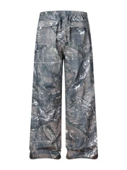 Men's camouflage cargo sweatpants with multiple pockets and elastic waistband.