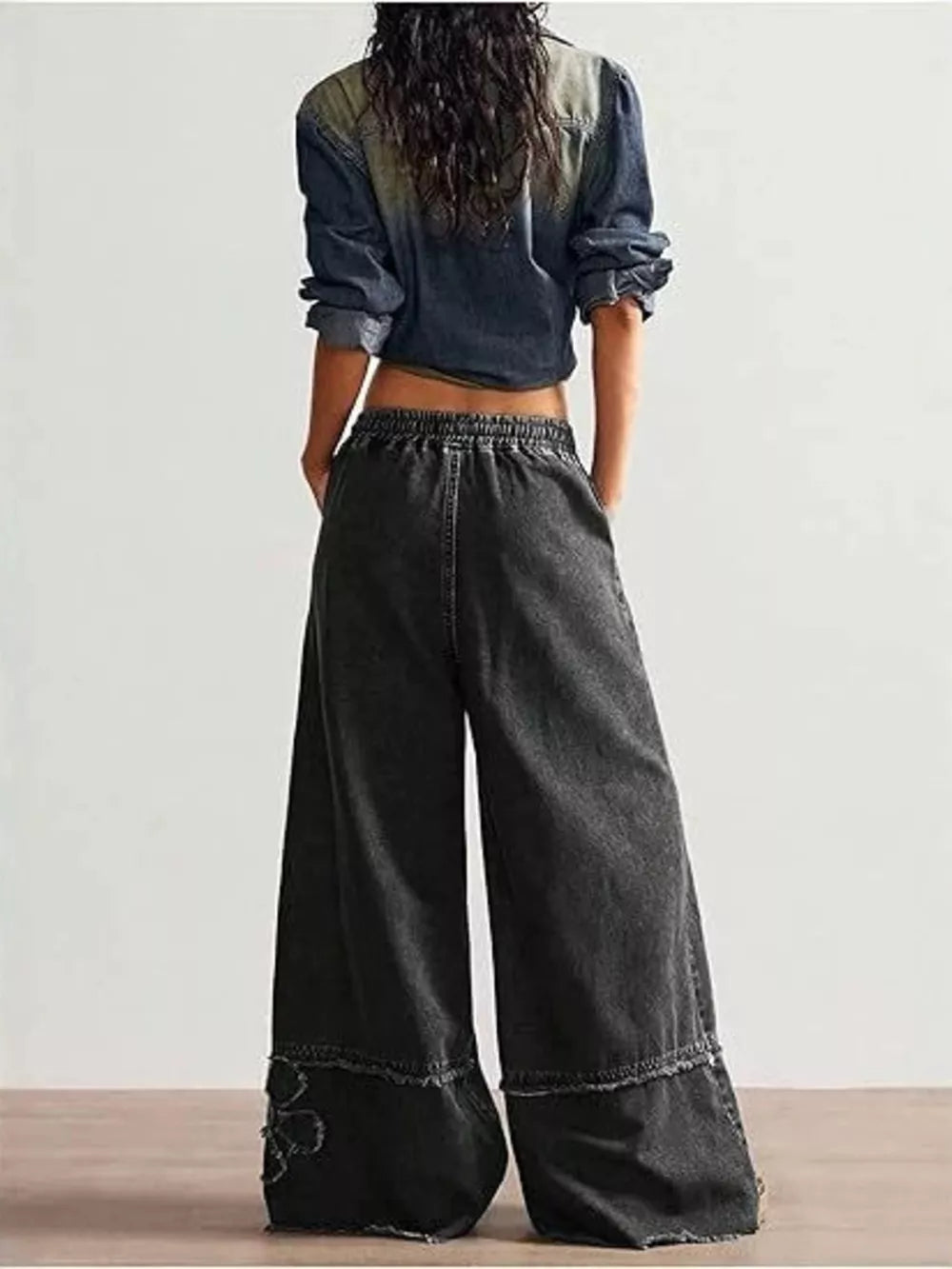 Distressed Floral Appliqué Wide-leg Jeans