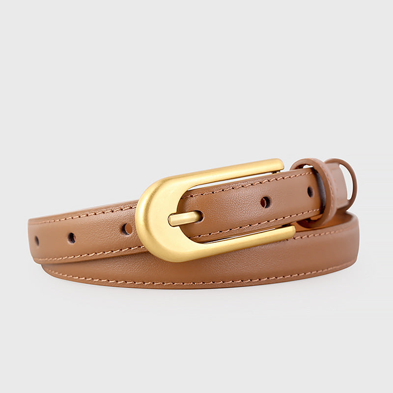 Matte buckle leather belt in brown with gold buckle detail.