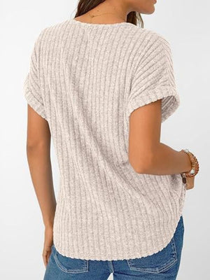 Relaxed fit ribbed V-neck t-shirt in light beige with short sleeves.