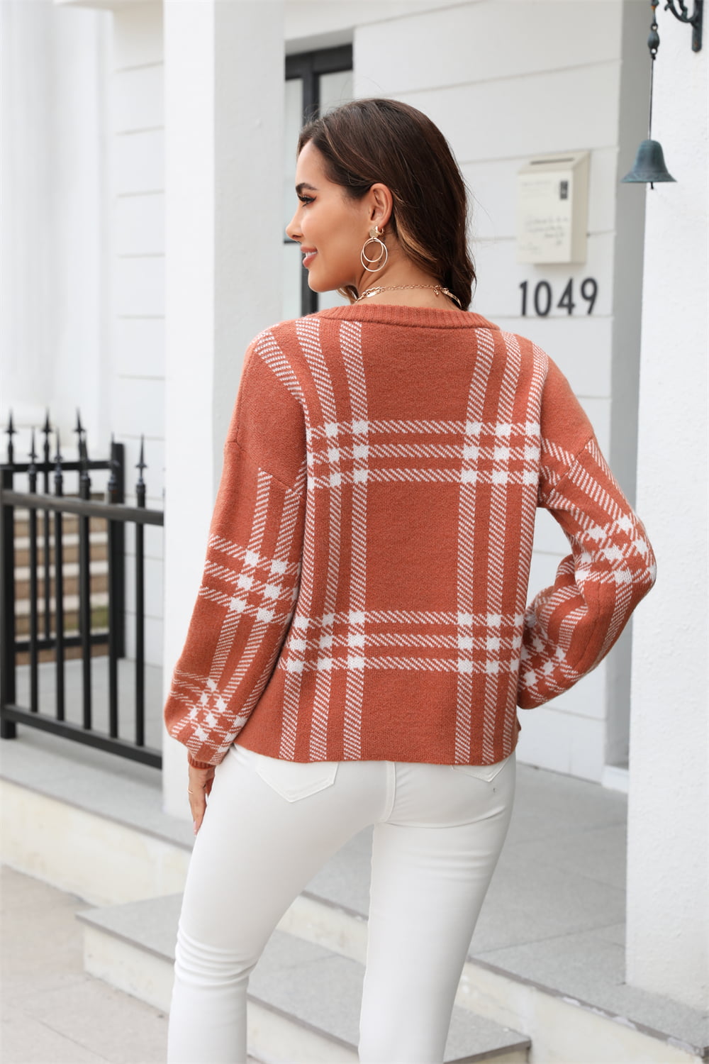 Caramel plaid crewneck sweater in acrylic with a relaxed fit.