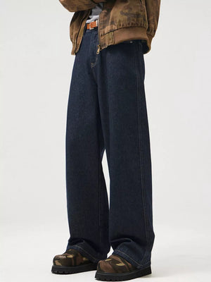 Men's Vintage Relaxed Fit Jeans in Dark Navy, close-up detail