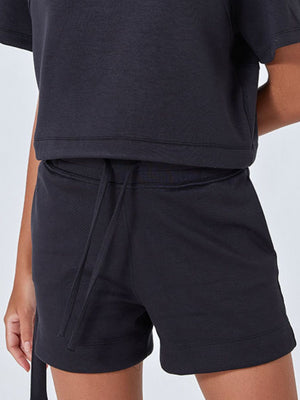 Black drawstring pocket shorts with a comfortable casual fit.