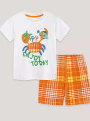 Toddler cotton graphic outfit with crab and fish, orange plaid shorts.