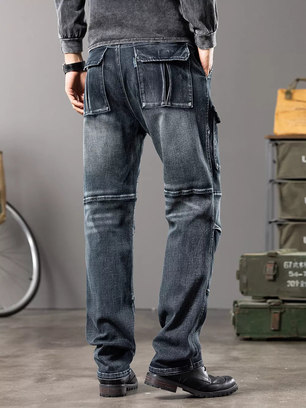 Men S Vintage Wash Cargo Jeans in Dark, close-up detail