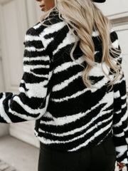 Bouclé jacket with zebra print, black and white, long sleeves, casual style