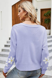 Lilac knit cardigan with daisy embroidery on sleeves, crew neck, acrylic.