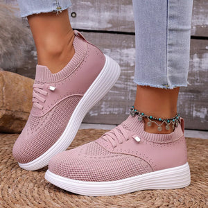 Round Toe Lace Up Sneakers in Pink, fit detail