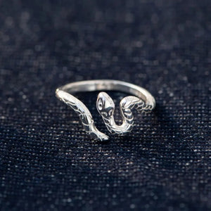Silver snake ring in 925 sterling silver with intricate scale detail