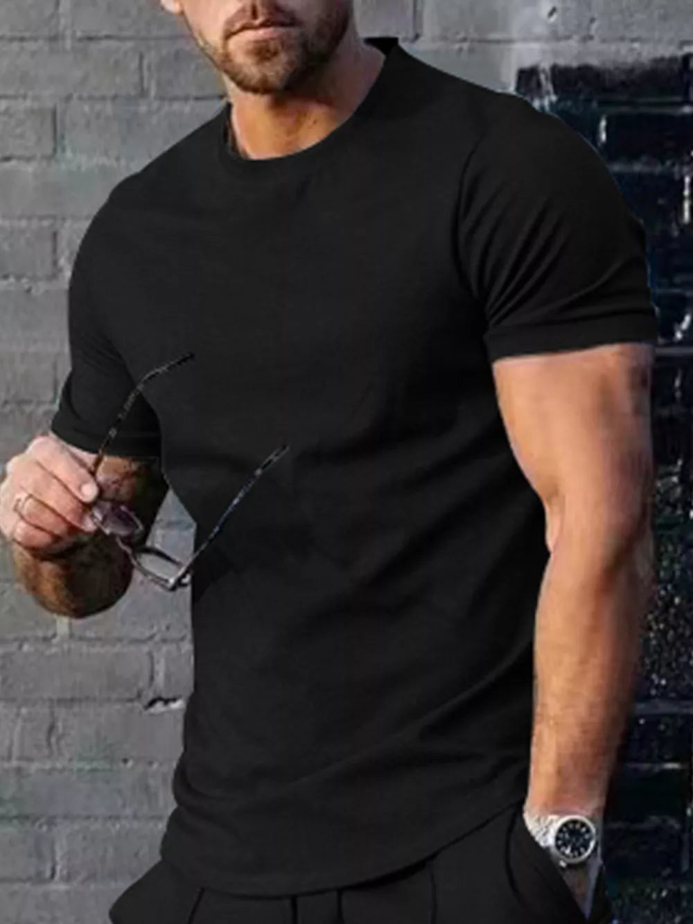 Men's black crew neck t-shirt, short sleeves, basic style, cotton blend.