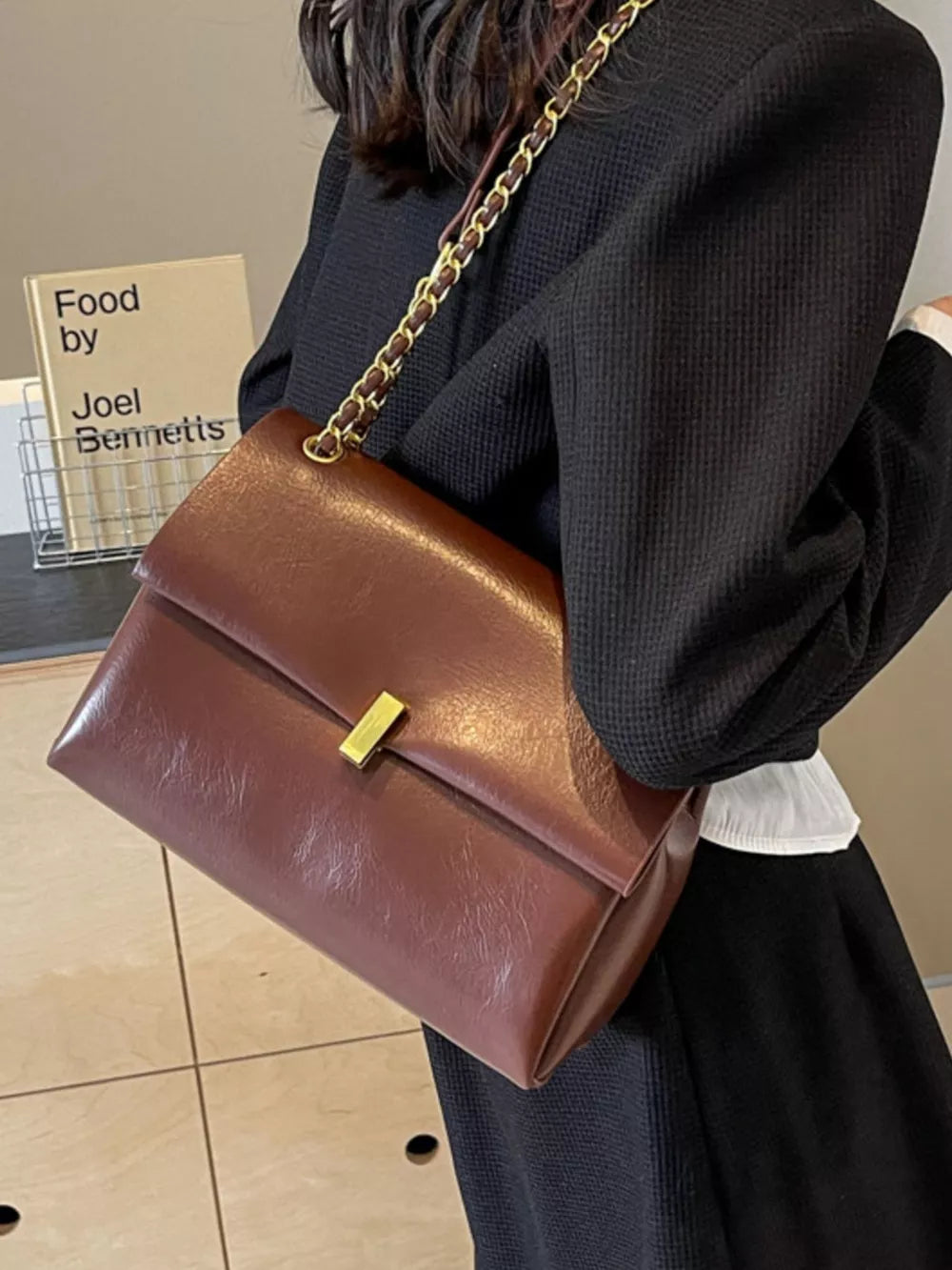 Chain Strap Shoulder Bag in Brown, alternate angle