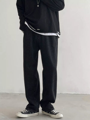 Men's Loose Fit Jeans in Black, front view