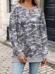 sweatshirt in Pink with camo and slit