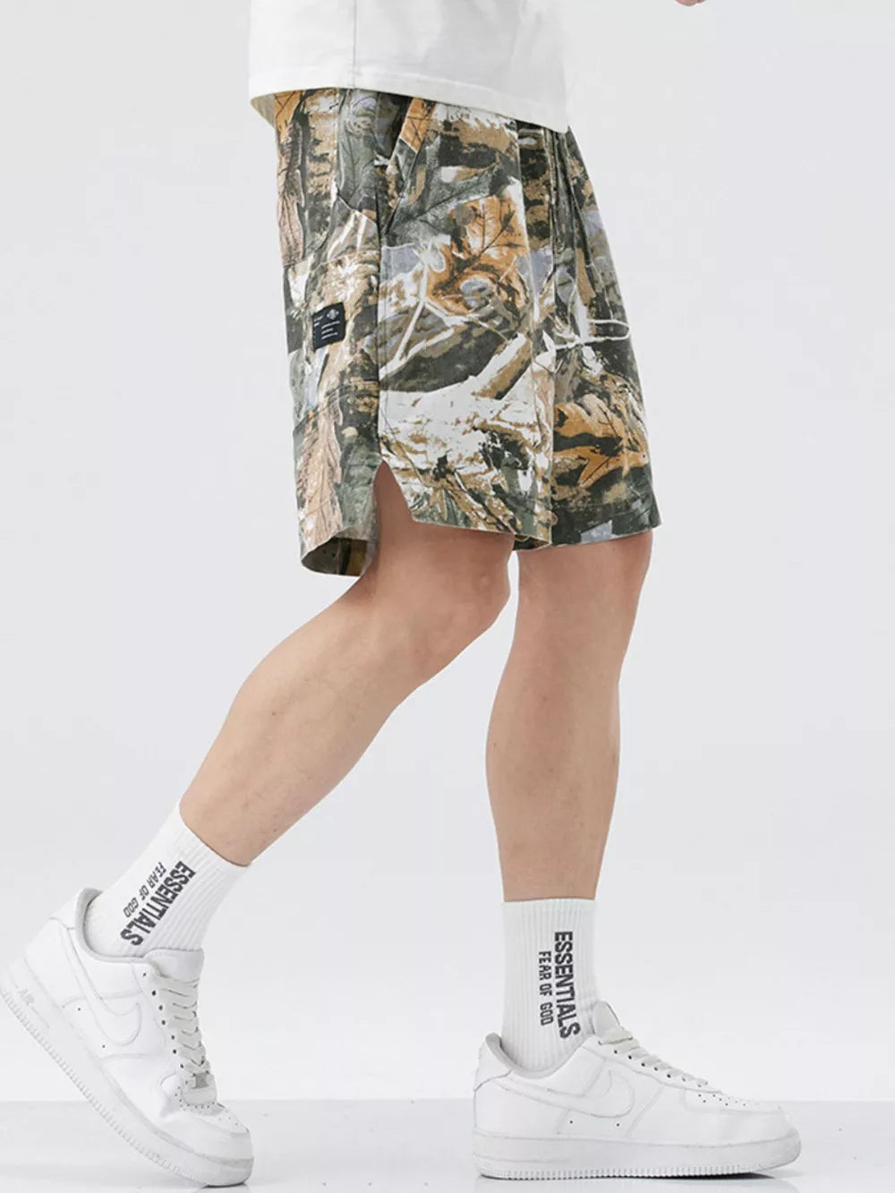 Men's camouflage trunks in Black Forest with side slits and a comfortable fit.