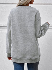 Crewneck sweatshirt in charcoal with long sleeves and a relaxed fit.