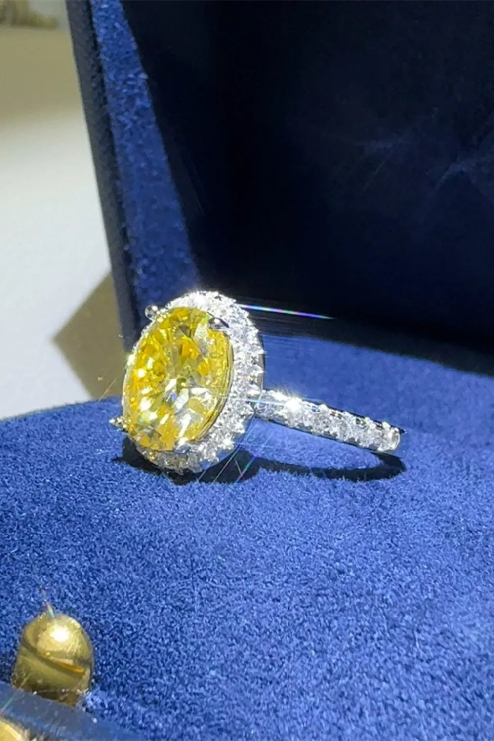 Yellow diamond halo ring in 925 silver with diamond band