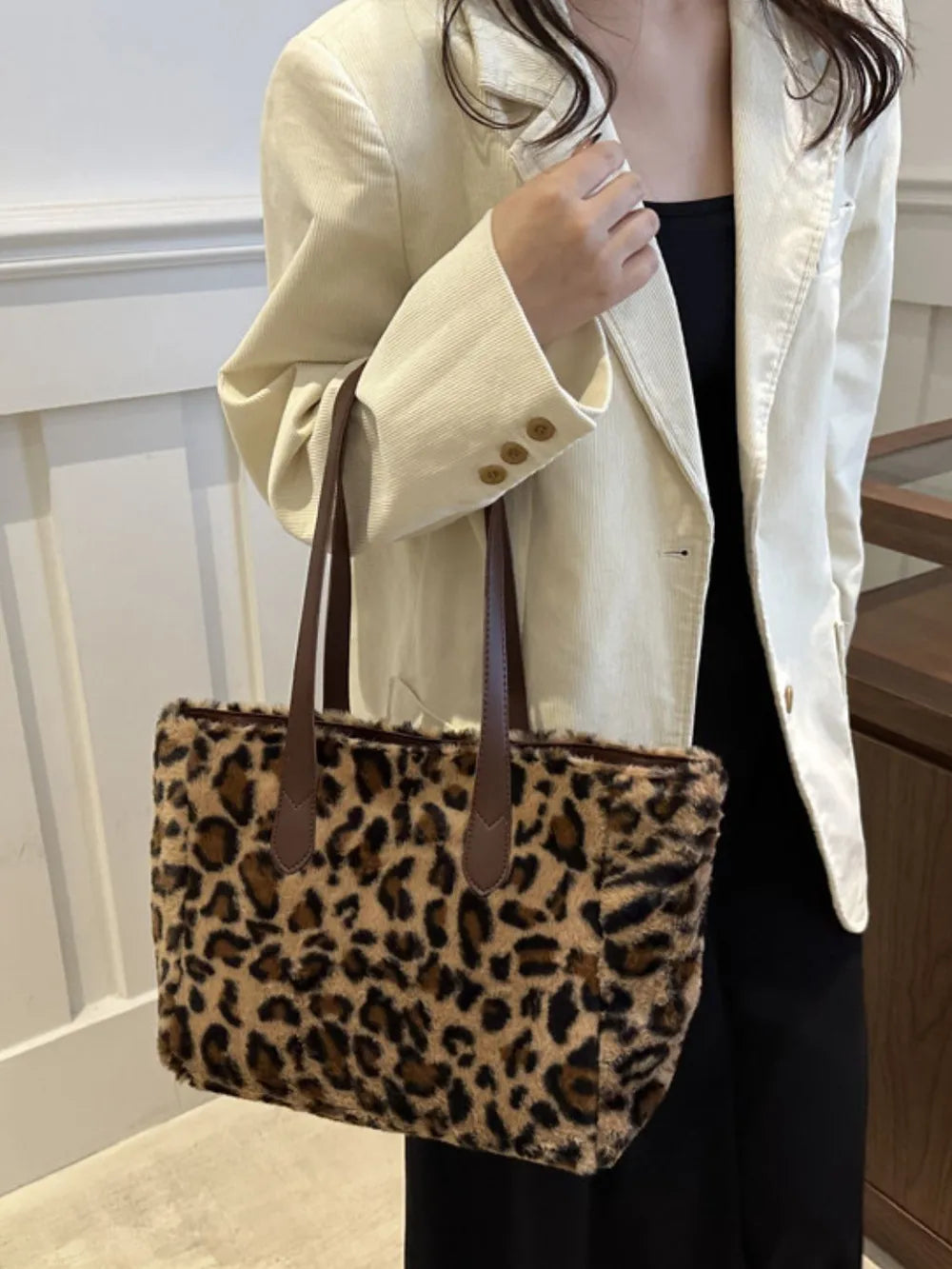 Fuzzy leopard print shopper bag with brown handles