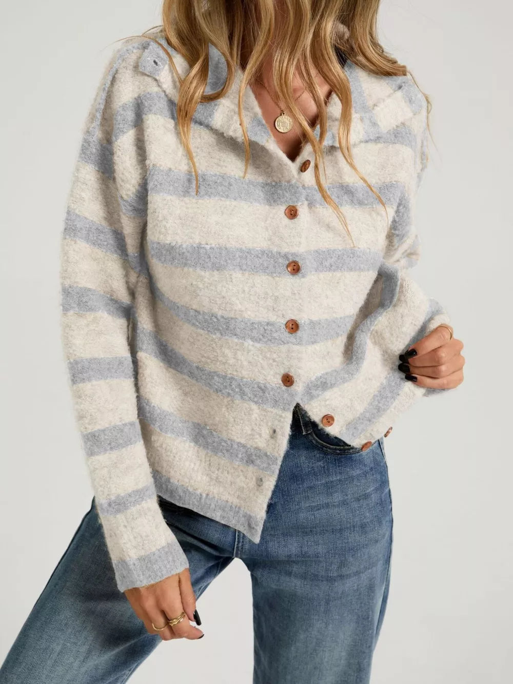 camel cardigan with buttoned and long sleeve