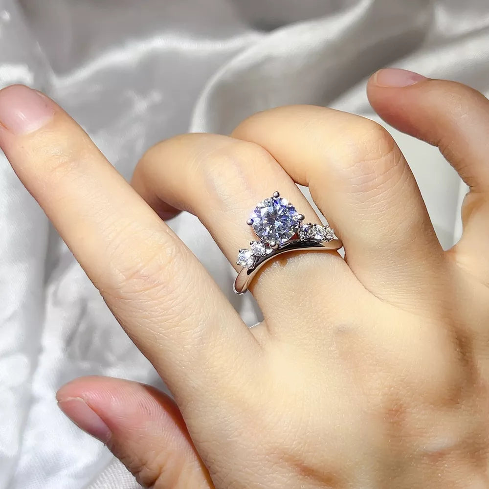 0.3 Carat 925 Sterling Silver Moissanite Ring, side view